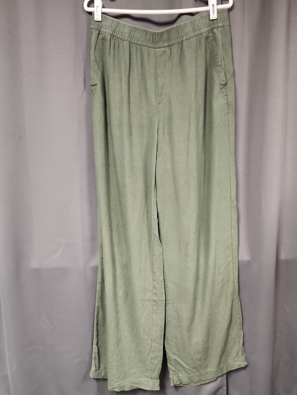 Old Navy Men's Olive Green Wide-Leg Chinos